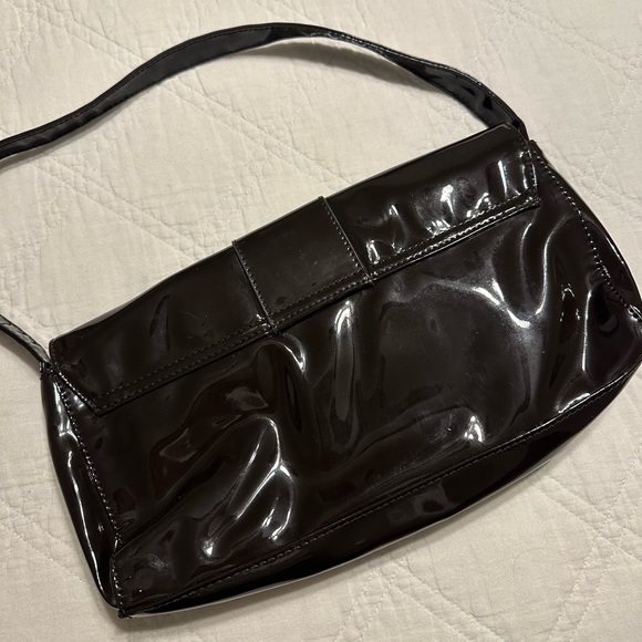 HAROLD’S VINTAGE Y2K PATENT BROWN BAGUETTE PURSE WITH LARGE BUCKLE 👜 - Picture 3 of 8